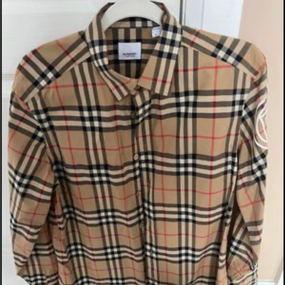 Men’s Authentic Burberry Poplin Shirt size M with Original box